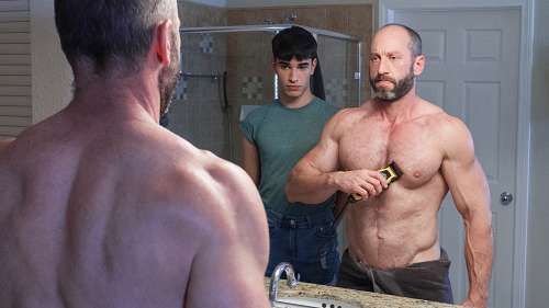 FamilyDick – Shaving That Muscled Body – Rob Quin & Muscled Madison